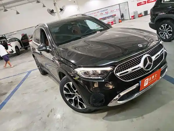Mercedes-Benz GLC 2023