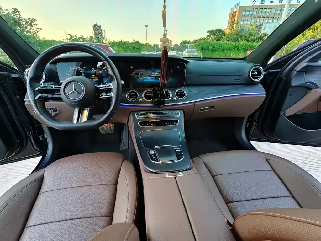 Mercedes-Benz E-Class 2021 — фото 13