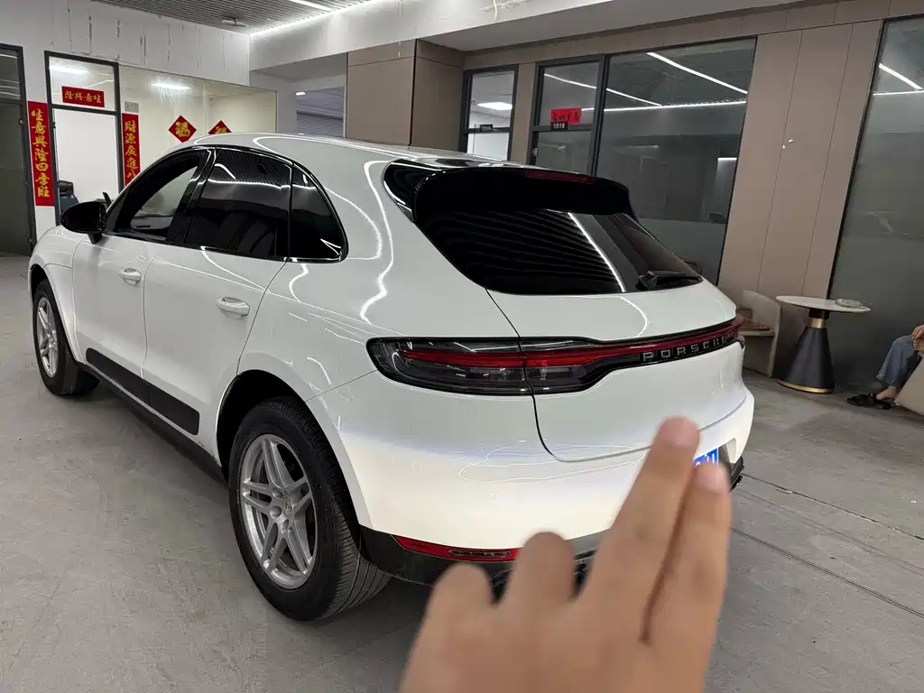 Porsche Macan 2021