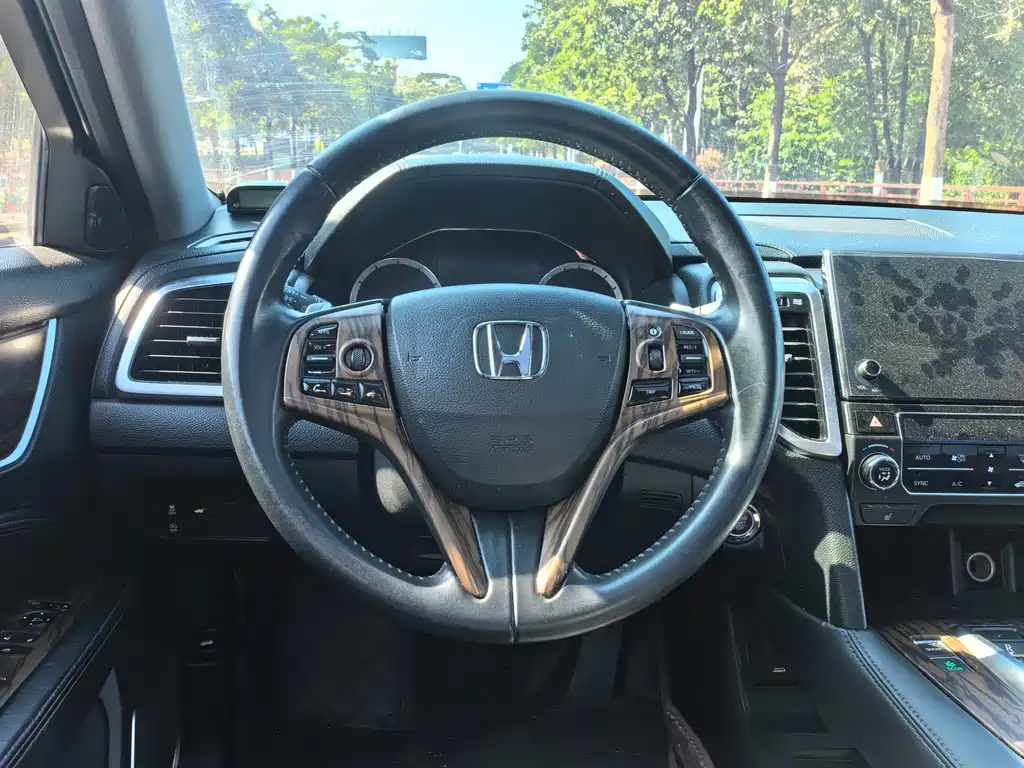 Honda UR-V 2017 — фото 10