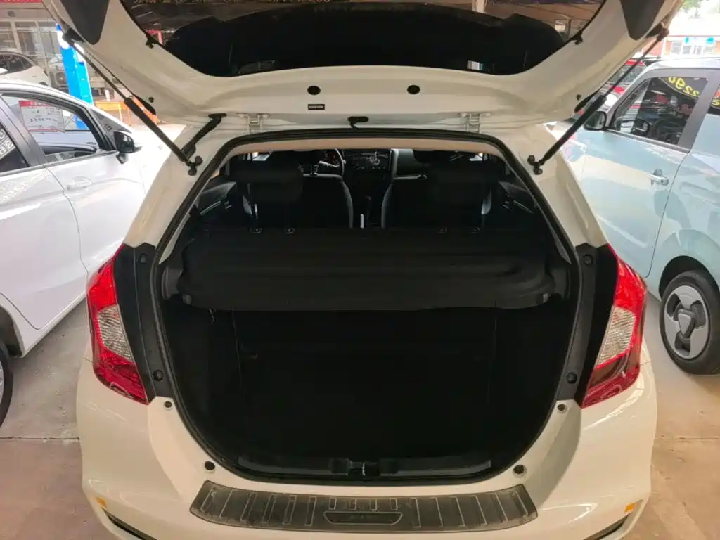 Honda Fit 2018 — фото 19