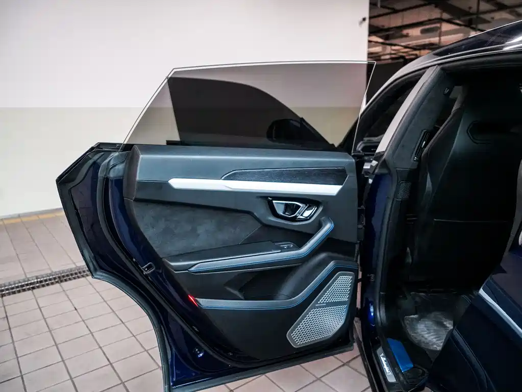 Lamborghini Urus 2019 — фото 13