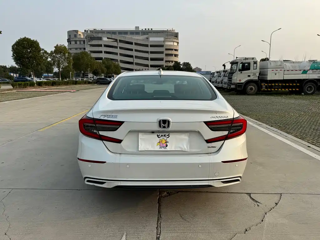 Honda Accord 2022 — фото 13