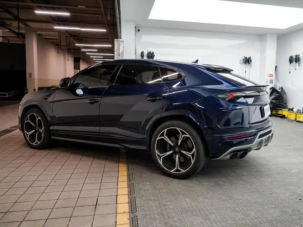 Lamborghini Urus 2019 — фото 4