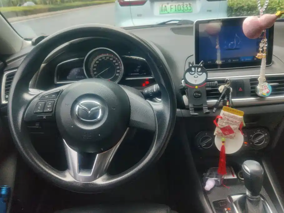 Mazda 3 Axela 2016 — фото 15