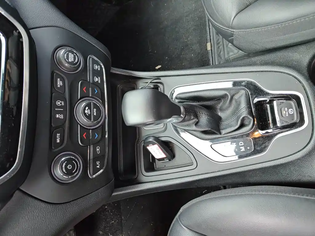 Jeep Cherokee 2019 — фото 10