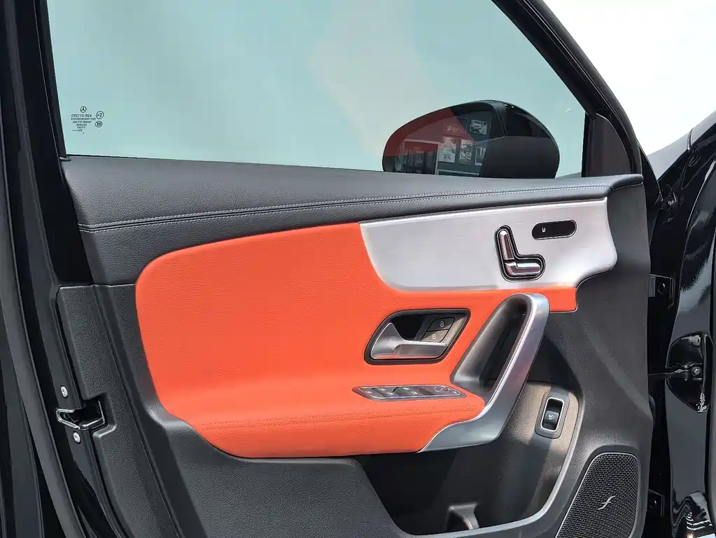 Mercedes-Benz A-Class AMG 2025 — фото 9