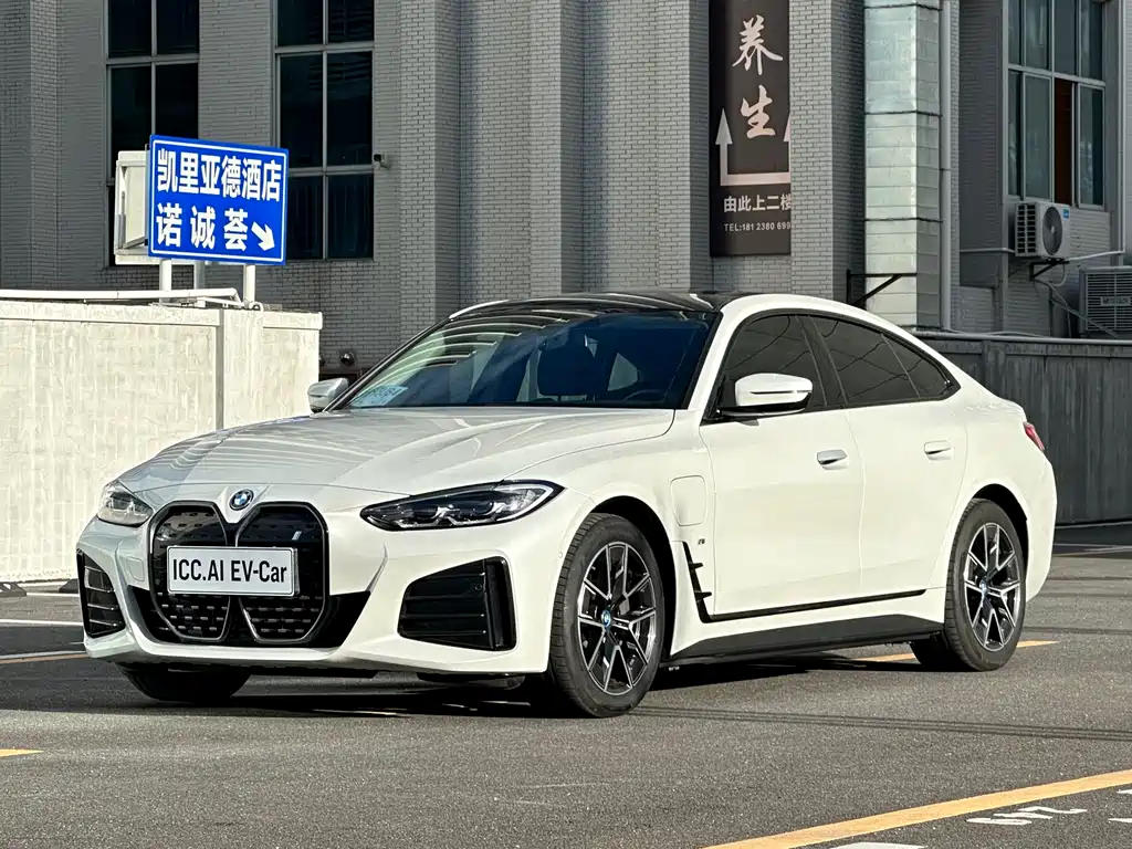 BMW i4 2023 — фото 1