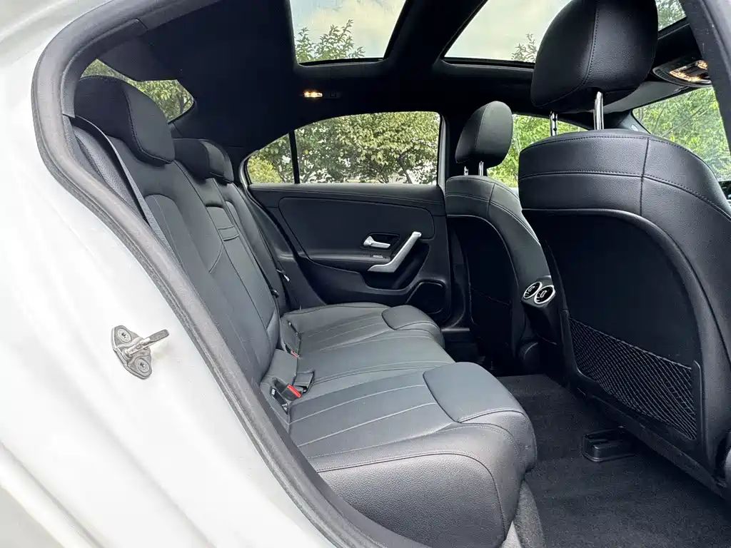 Mercedes-Benz A-Class 2020 — фото 12