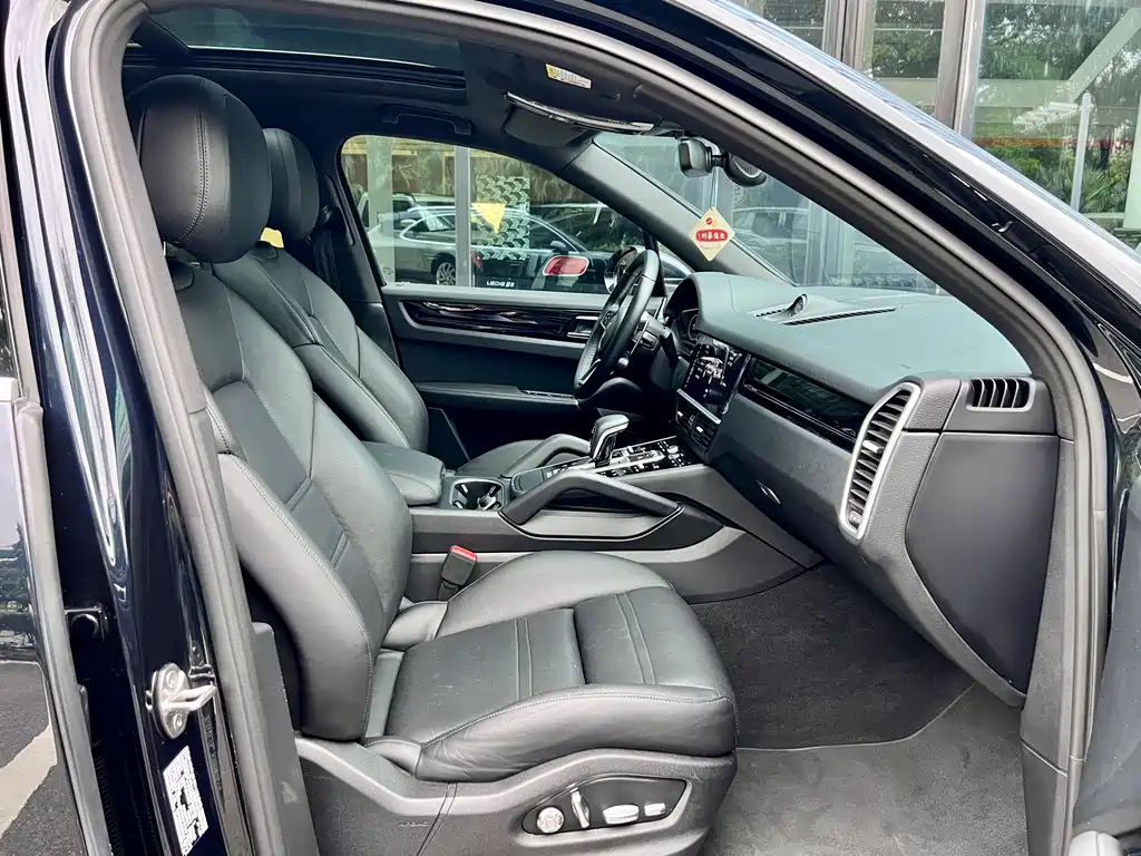 Porsche Cayenne Hybrid 2019 — фото 12