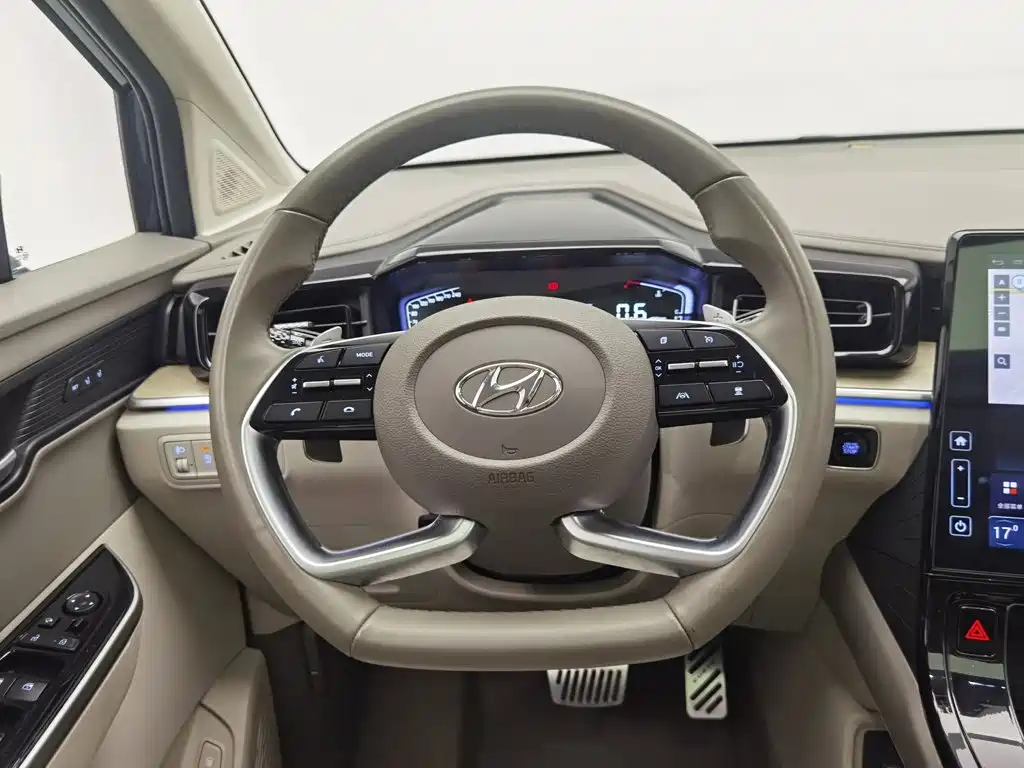 Hyundai Custin 2022 — фото 11