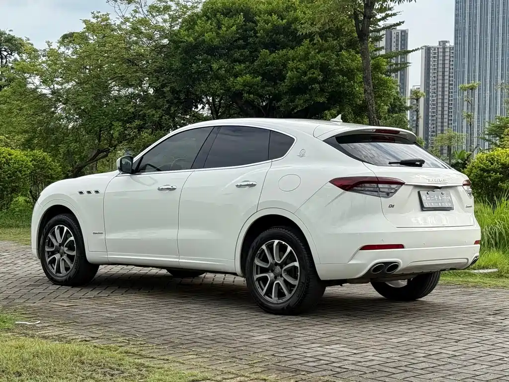 Maserati Levante 2019 — фото 21