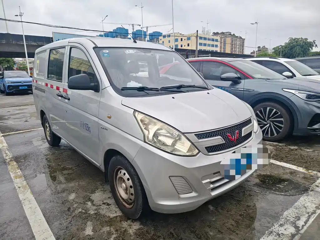 Wuling Rongguang V 2018