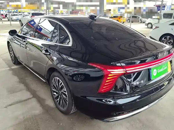 Hongqi H5 2025