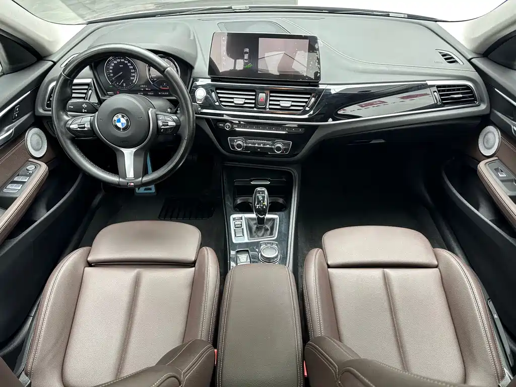 BMW 1 Series 2023 — фото 14