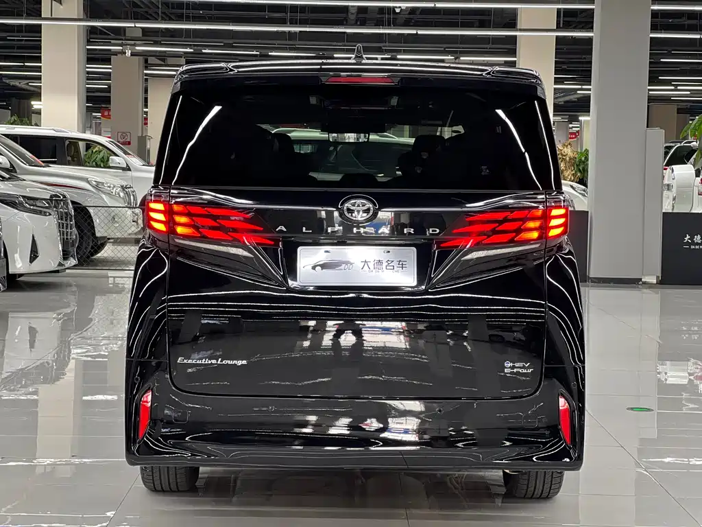 Toyota Alphard 2026 — фото 5
