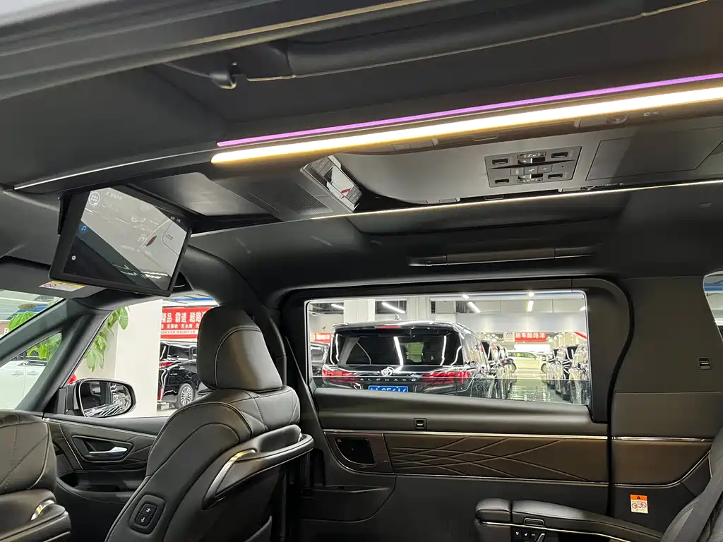 Toyota Alphard 2026 — фото 10