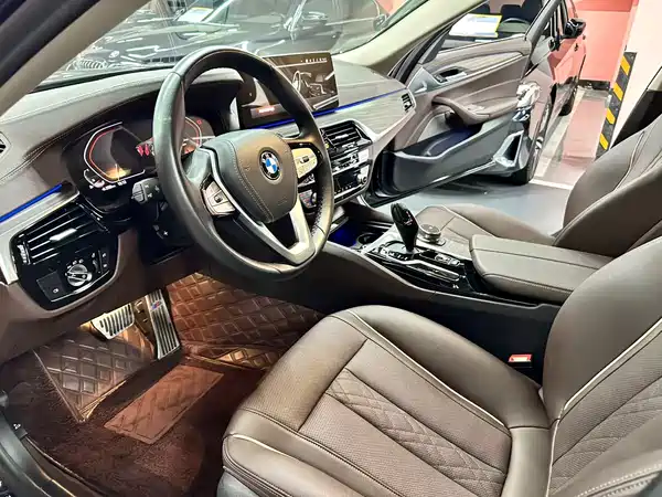BMW 5 Series 2021