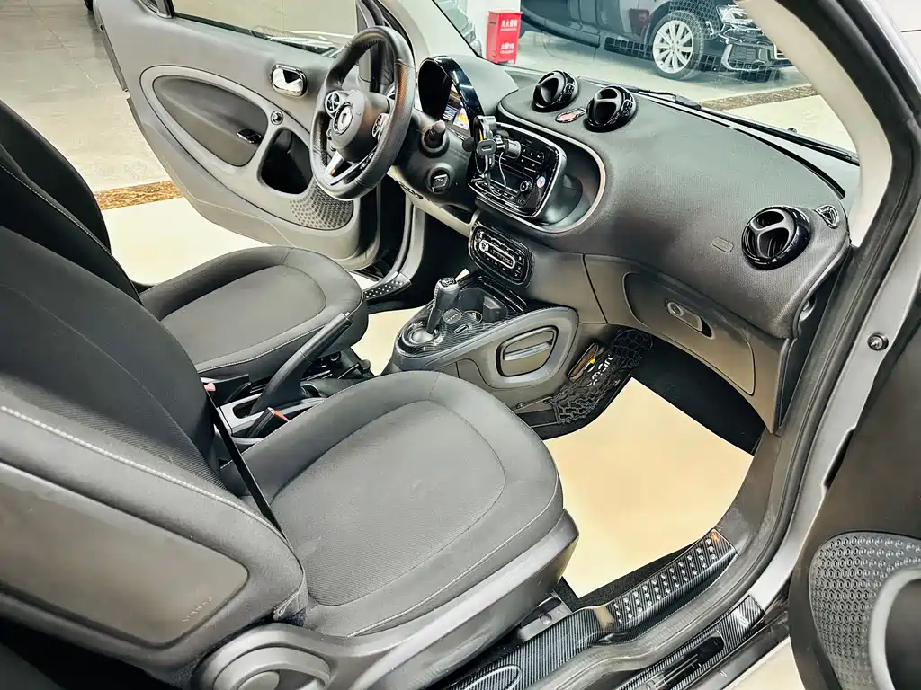 smart fortwo 2019 — фото 16