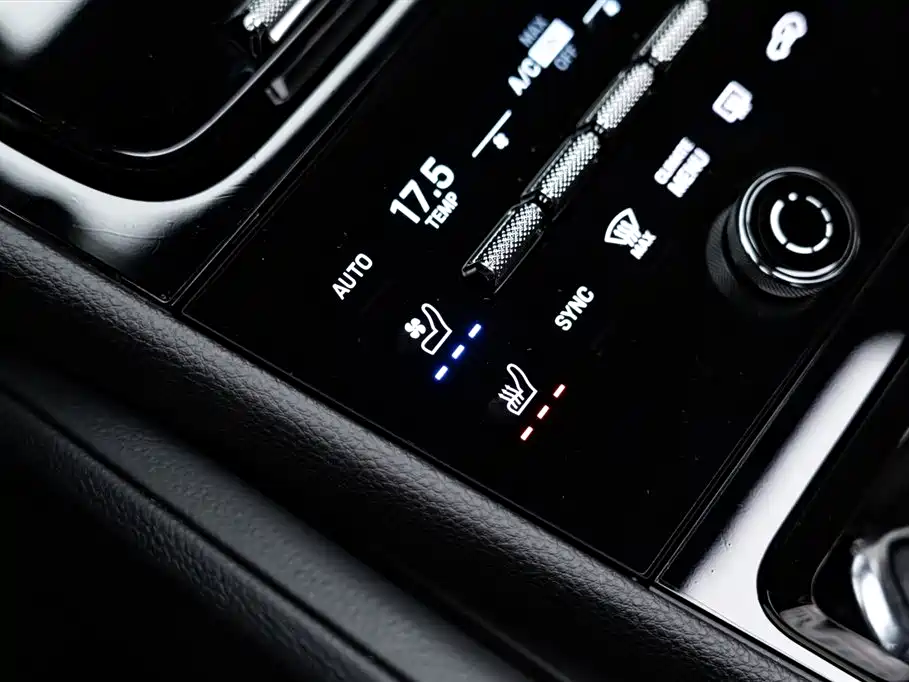 Porsche Cayenne 2024 — фото 25