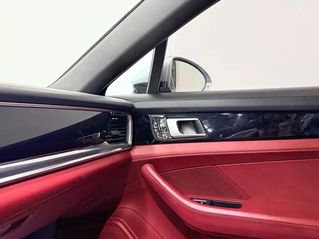 Porsche Panamera 2018 — фото 13