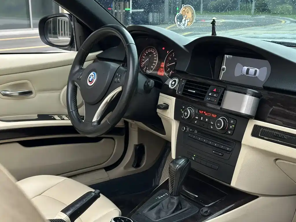 BMW 3 Series 2010 — фото 29