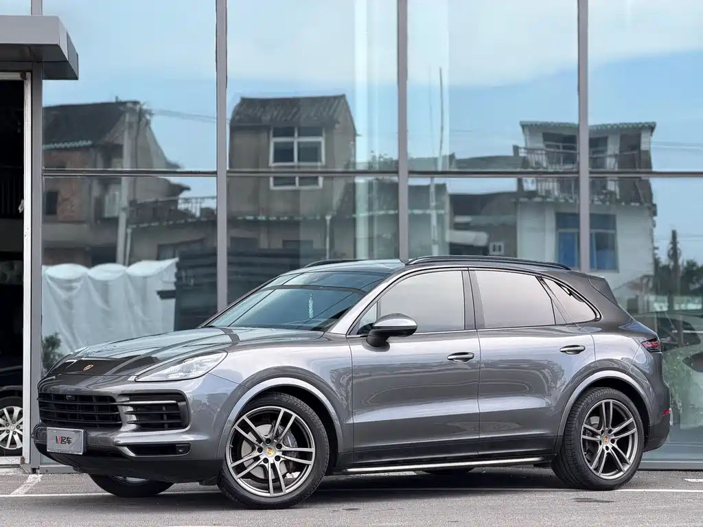 Porsche Cayenne 2021