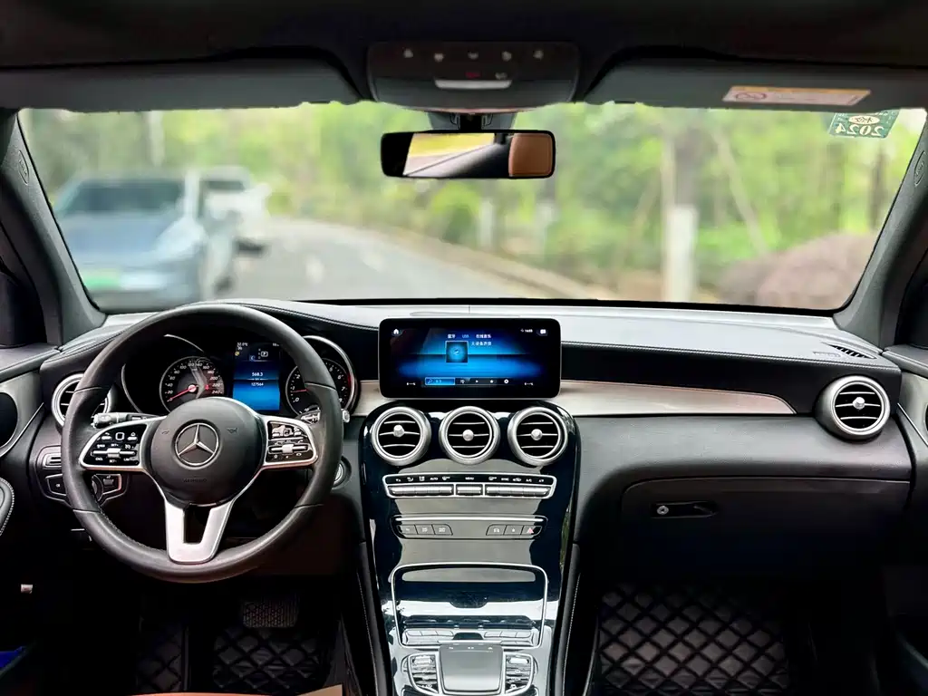 Mercedes-Benz GLC 2020 — фото 16