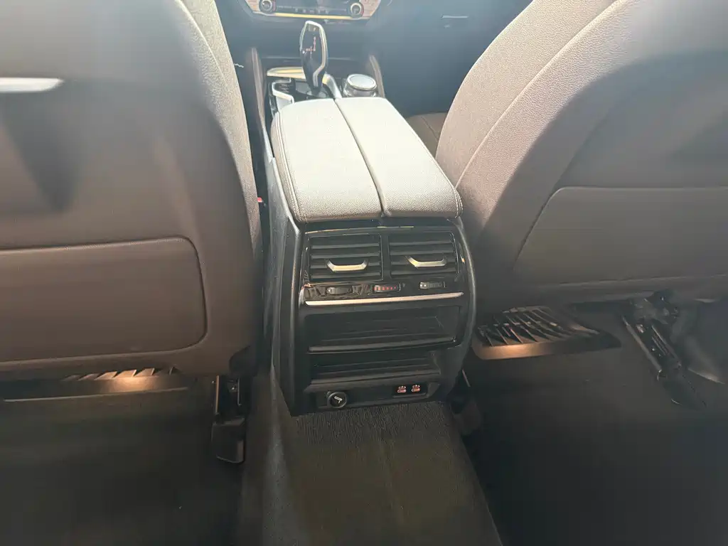 BMW 5 Series 2020 — фото 14