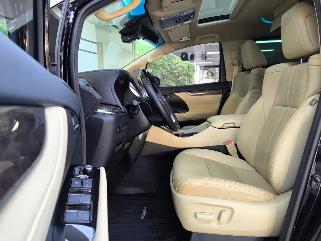 Toyota Vellfire 2022 — фото 11