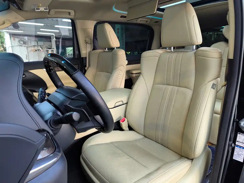 Toyota Vellfire 2022 — фото 15