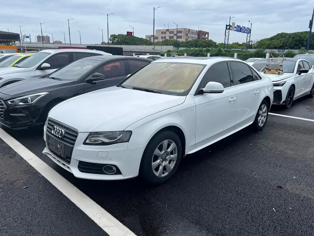 Audi A4L 2011