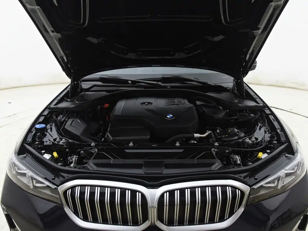 BMW 3 Series 2023 — фото 12