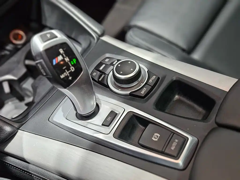 BMW X6 M 2010 — фото 13