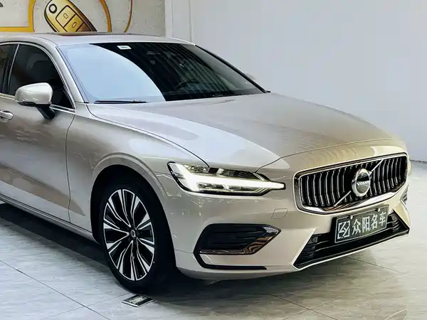 Volvo S60 2022