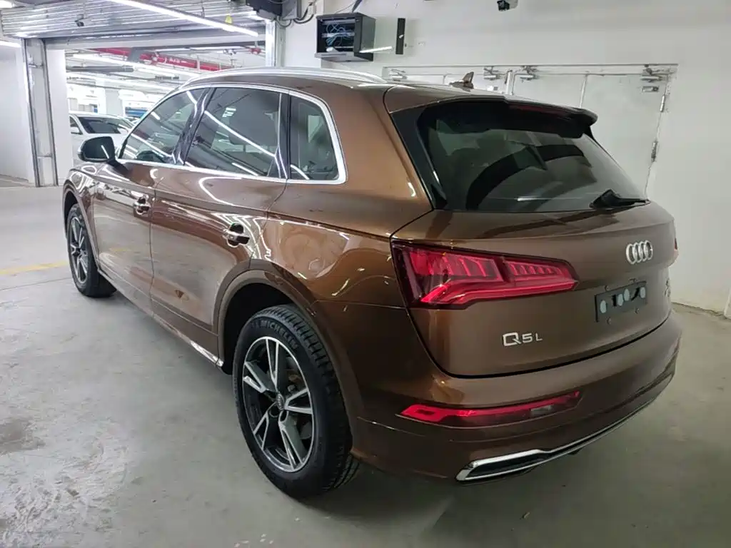Audi Q5L 2019