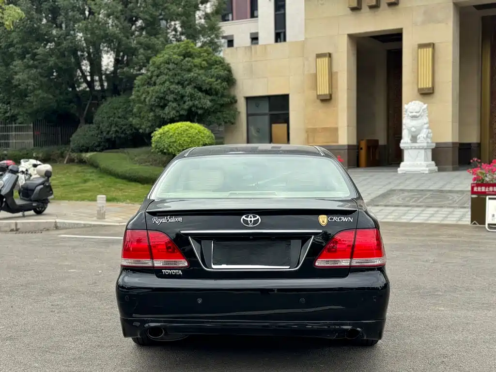 Toyota Crown 2005 — фото 15