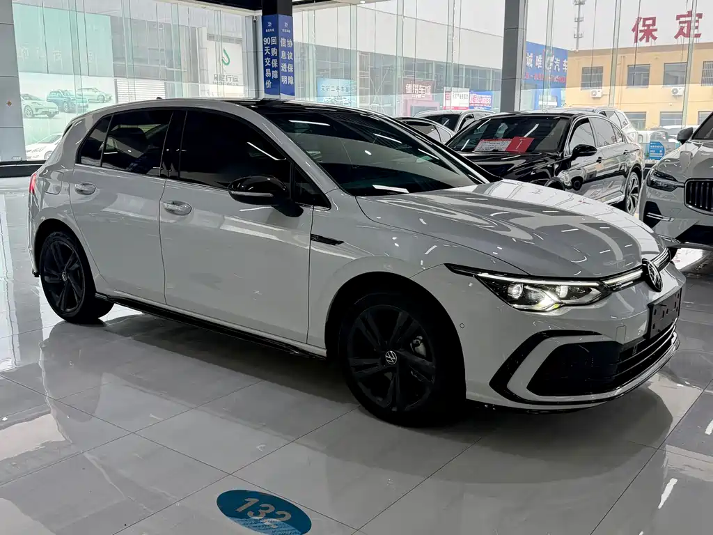 Volkswagen Golf 2023
