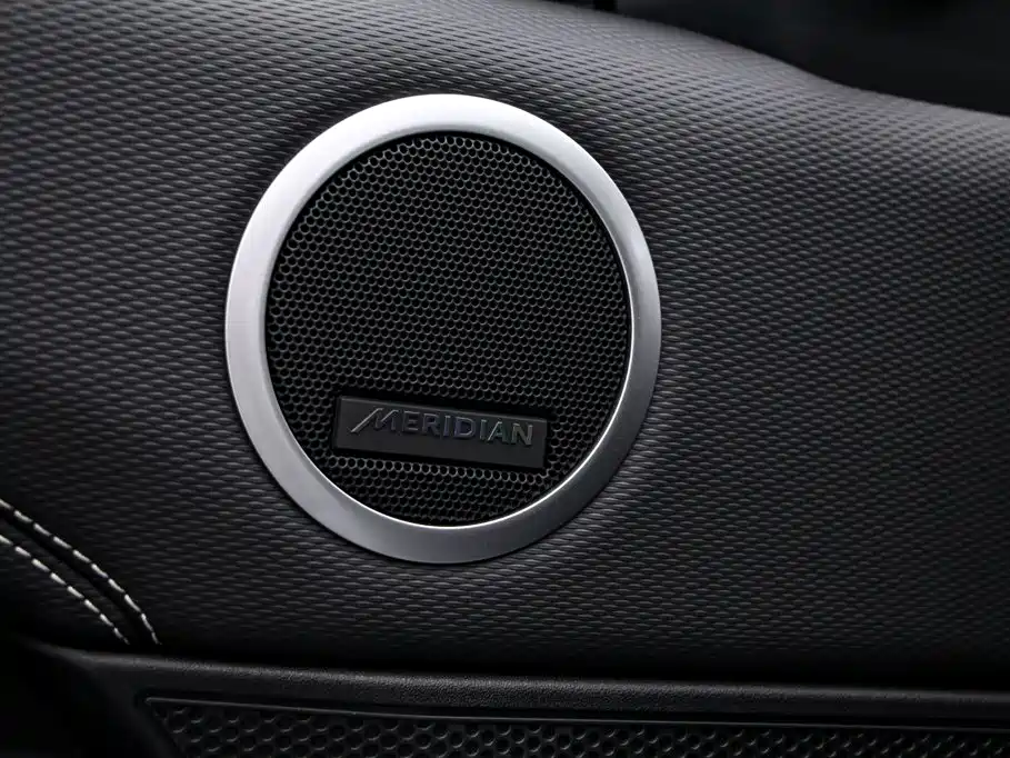 Land Rover Discovery 2023 — фото 14