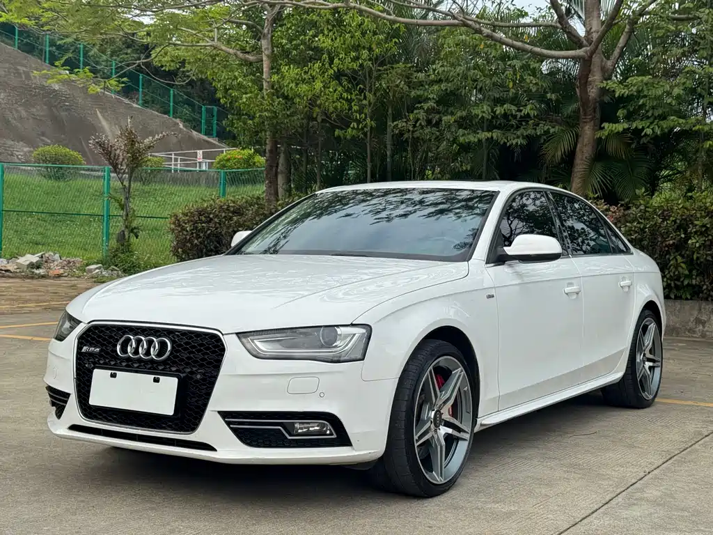 Audi A4L 2015 — фото 1