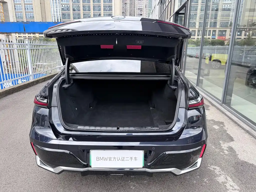 BMW i7 2023 — фото 7