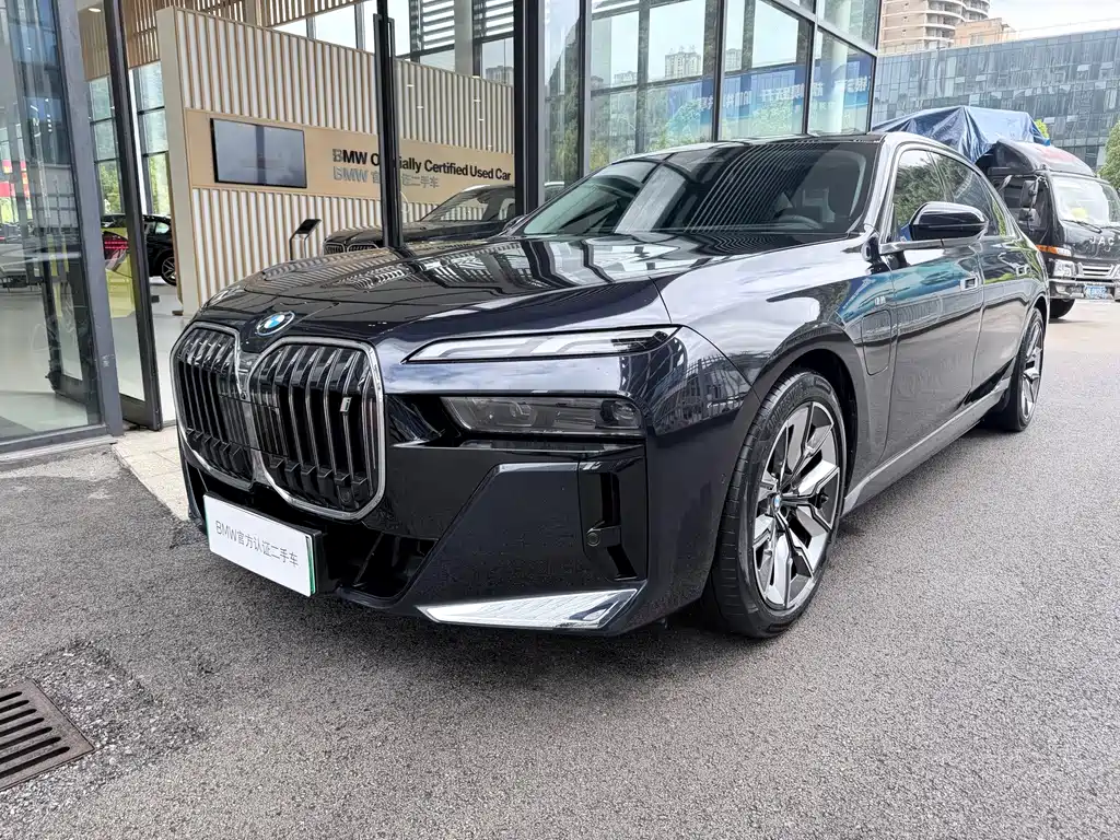 BMW i7 2023 — фото 15