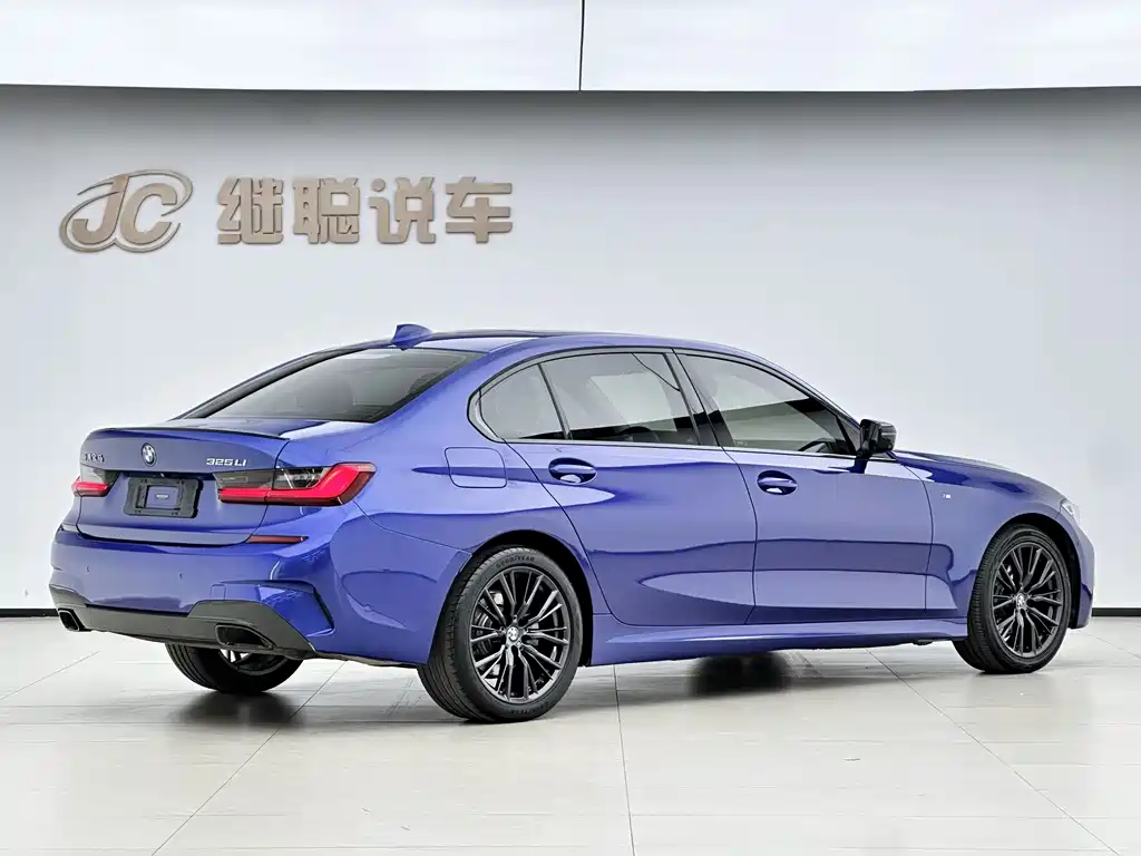 BMW 3 Series 2019 — фото 12