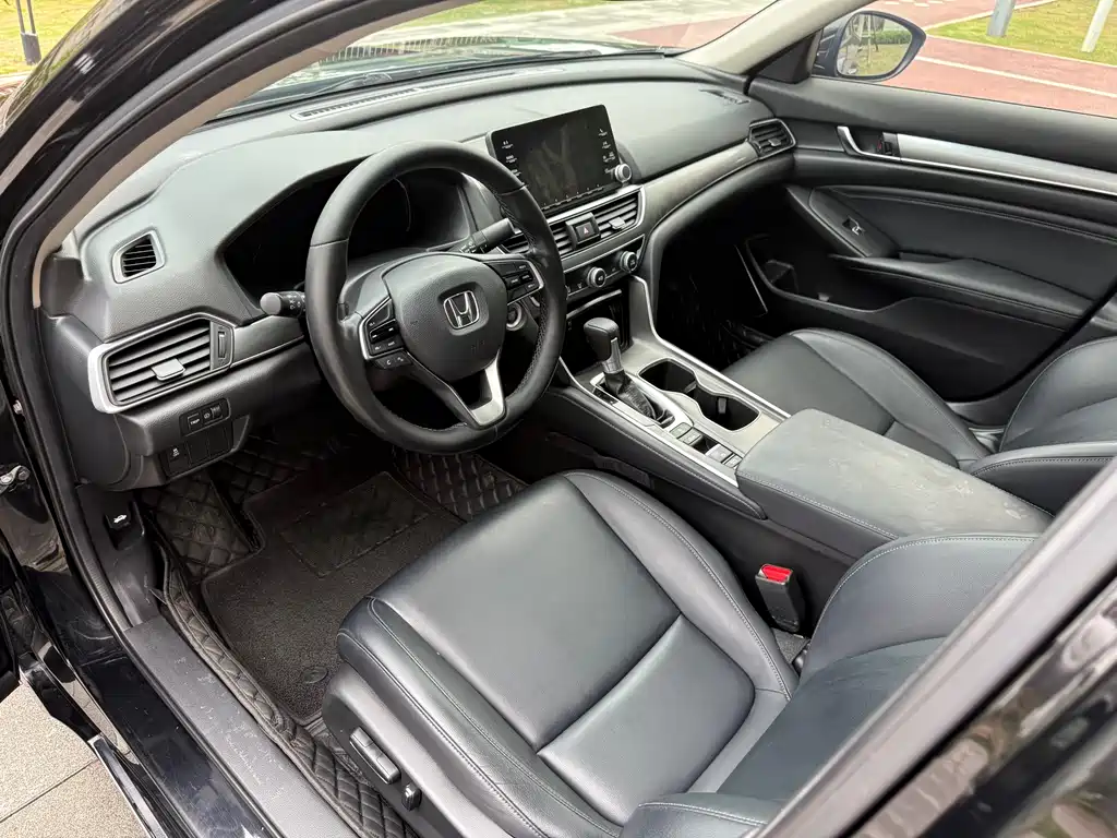Honda Accord 2019 — фото 12