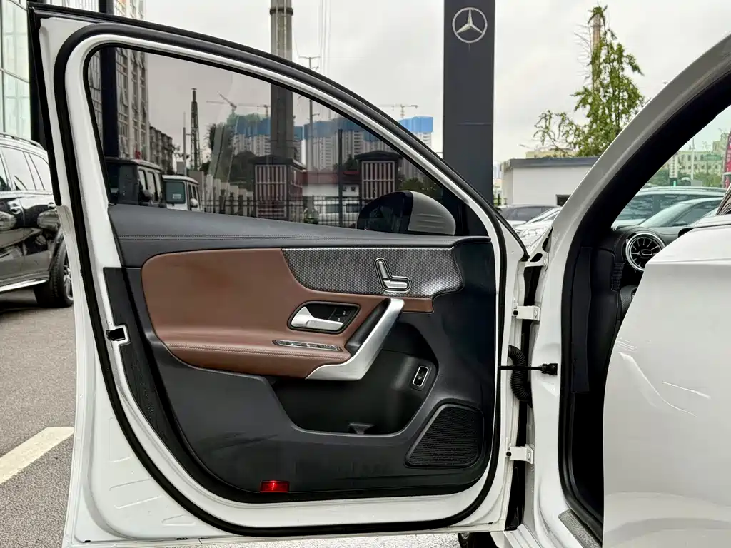 Mercedes-Benz A-Class 2022 — фото 15