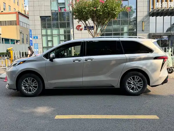 Toyota Sienna 2022