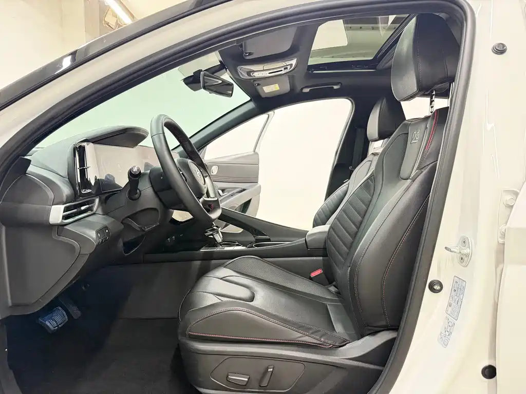 Hyundai Elantra 2022