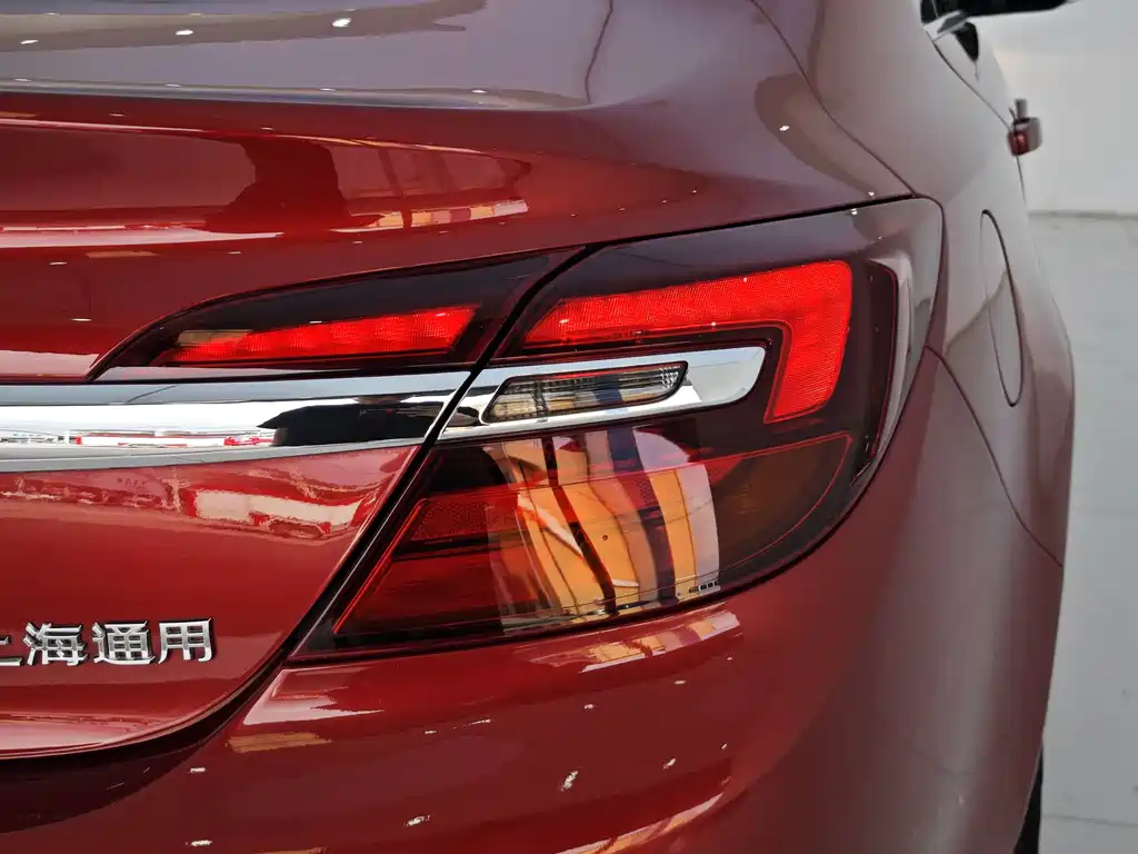 Buick Regal 2015 — фото 21