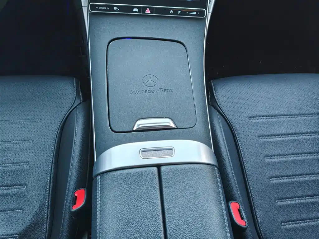 Mercedes-Benz C-Class 2023 — фото 12
