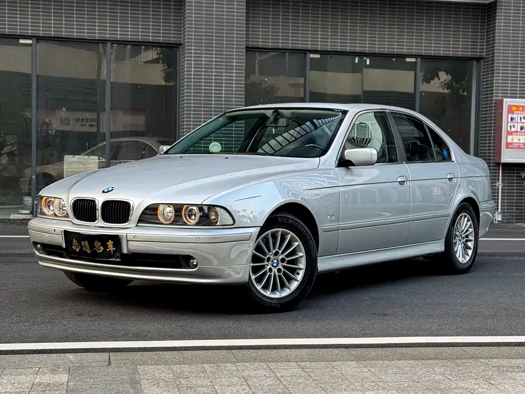 BMW 5 Series 2002 — фото 1